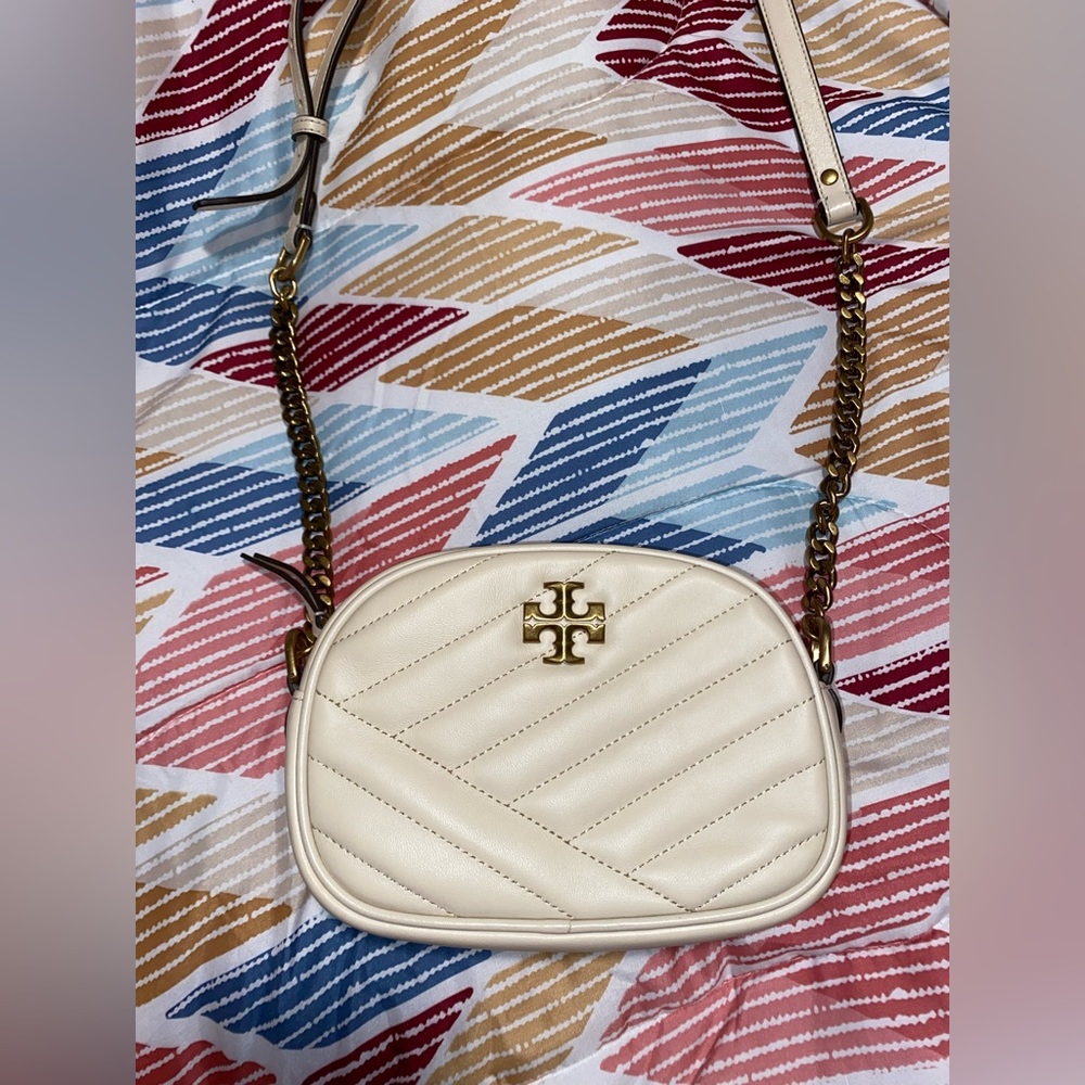 ✨ Pre-loved Small Kira Chevron Camera Bag ✨
